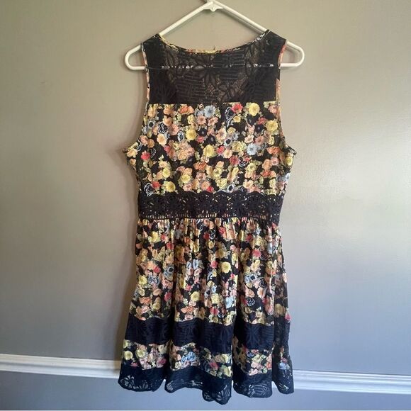 Lauren Conrad LC Dress size 12 women’s Floral black sleeveless - Picture 4 of 4